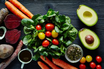 Dieta Vegana e Vegetariana: Benefici e Rischi